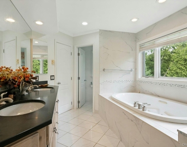 12 Warnke Lane - Photo Thumbnail 17