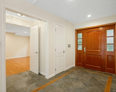 12 Warnke Lane - Photo Thumbnail 2