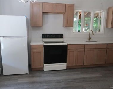 9 Conklin Lane - Photo Thumbnail 5