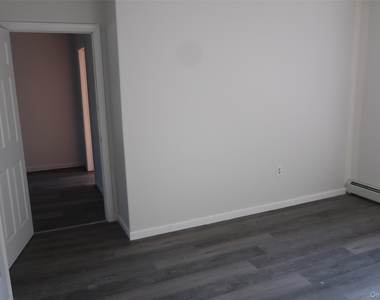 9 Conklin Lane - Photo Thumbnail 24