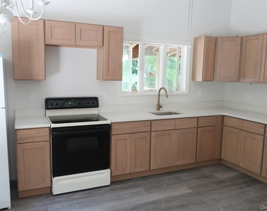 9 Conklin Lane - Photo Thumbnail 1