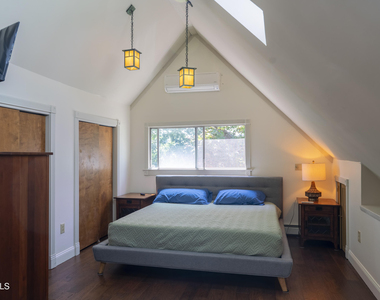 569 N Broadway - Photo Thumbnail 23