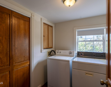 569 N Broadway - Photo Thumbnail 18