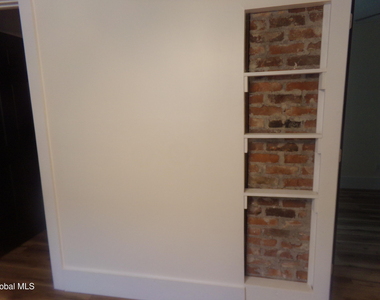 12 1/2 E Clinton Street - Photo Thumbnail 2