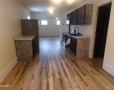 12 1/2 E Clinton Street - Photo Thumbnail 1