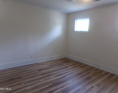 12 1/2 E Clinton Street - Photo Thumbnail 9