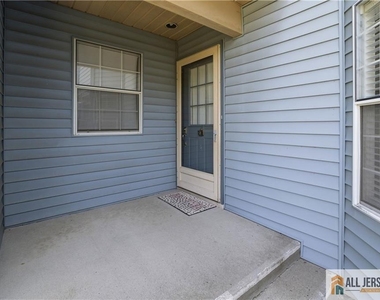 138 Concordia Circle - Photo Thumbnail 3