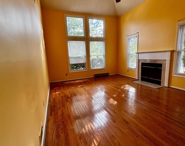 120 Magee Court - Photo Thumbnail 9