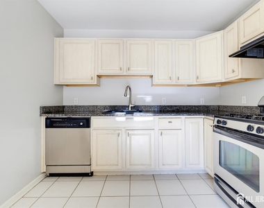 1054 Morning Glory Drive - Photo Thumbnail 8