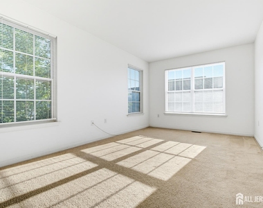 1054 Morning Glory Drive - Photo Thumbnail 17