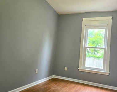 314 Seaman Street - Photo Thumbnail 4
