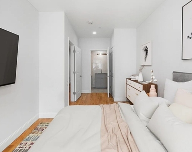 2708 Glenwood Road - Photo Thumbnail 3