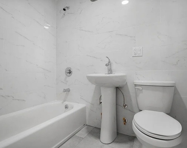 2708 Glenwood Road - Photo Thumbnail 4