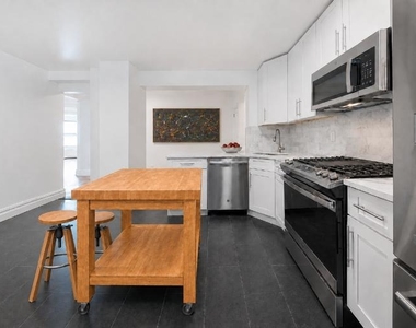 98 Riverside Drive - Photo Thumbnail 4