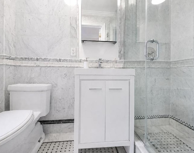 98 Riverside Drive - Photo Thumbnail 8