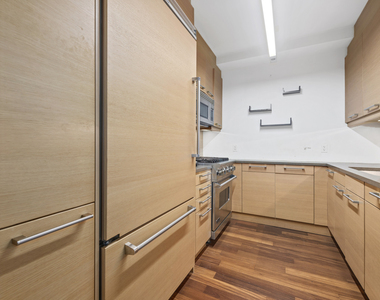 333 E 91st Street - Photo Thumbnail 4