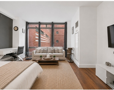 333 E 91st Street - Photo Thumbnail 3