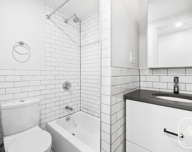 738 E 6th Street - Photo Thumbnail 3