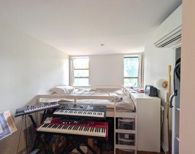 738 E 6th Street - Photo Thumbnail 1