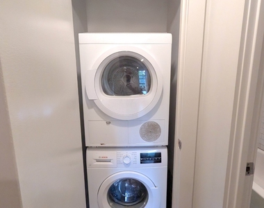 738 E 6th Street - Photo Thumbnail 7