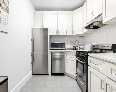 326 W 23rd Street - Photo Thumbnail 4