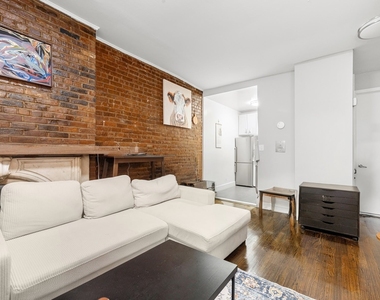 326 W 23rd Street - Photo Thumbnail 3