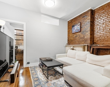 326 W 23rd Street - Photo Thumbnail 2