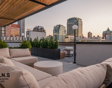260 Gold Street - Photo Thumbnail 15