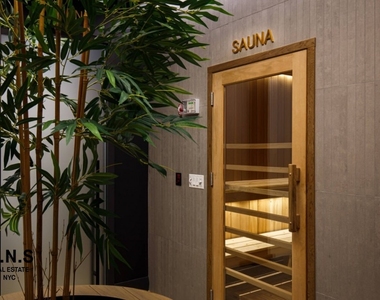 260 Gold Street - Photo Thumbnail 11