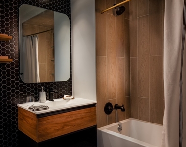 260 Gold Street - Photo Thumbnail 7