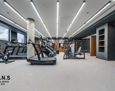 260 Gold Street - Photo Thumbnail 18