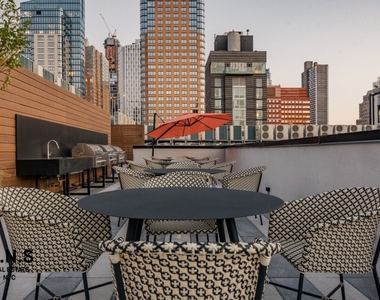 260 Gold Street - Photo Thumbnail 13