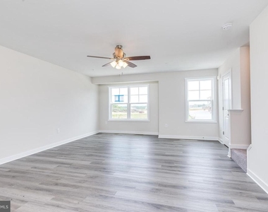 85 Moses Drive - Photo Thumbnail 15