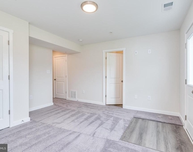 85 Moses Drive - Photo Thumbnail 10
