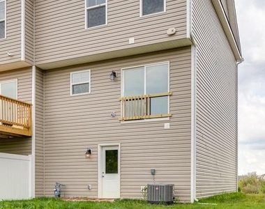 85 Moses Drive - Photo Thumbnail 6