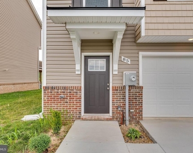 85 Moses Drive - Photo Thumbnail 4