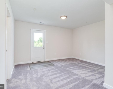 85 Moses Drive - Photo Thumbnail 11