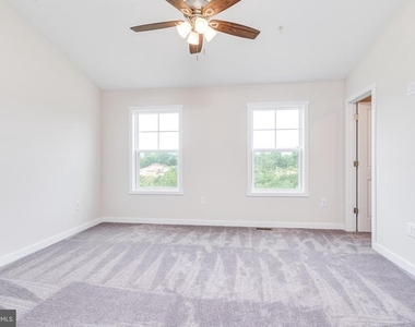 85 Moses Drive - Photo Thumbnail 28
