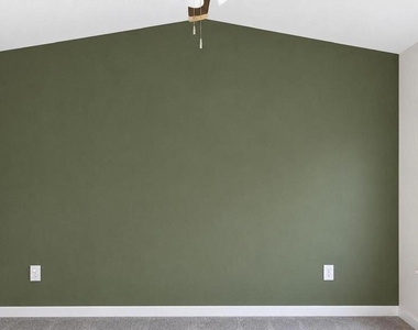 85 Moses Drive - Photo Thumbnail 39