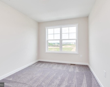 85 Moses Drive - Photo Thumbnail 38