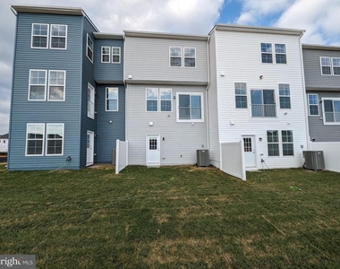 241 Hillsdale Place - Photo Thumbnail 13