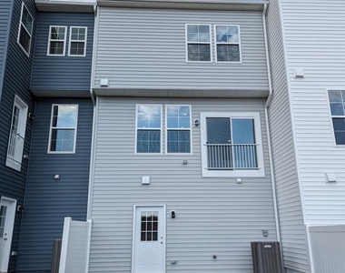 241 Hillsdale Place - Photo Thumbnail 24