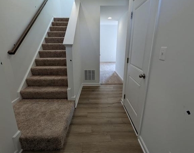 241 Hillsdale Place - Photo Thumbnail 20