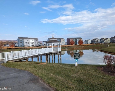 241 Hillsdale Place - Photo Thumbnail 23