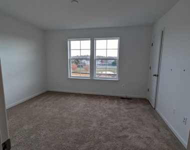 241 Hillsdale Place - Photo Thumbnail 9