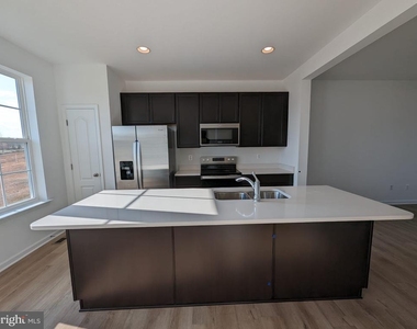 241 Hillsdale Place - Photo Thumbnail 16