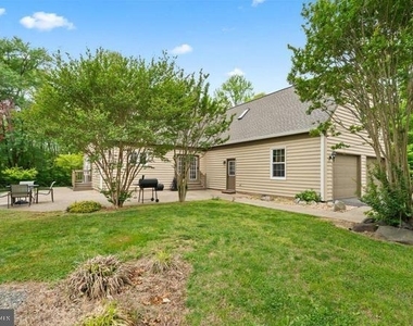 7403 Barrister Court - Photo Thumbnail 18