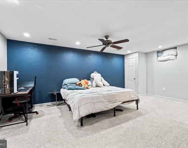 7403 Barrister Court - Photo Thumbnail 14