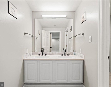 7403 Barrister Court - Photo Thumbnail 12