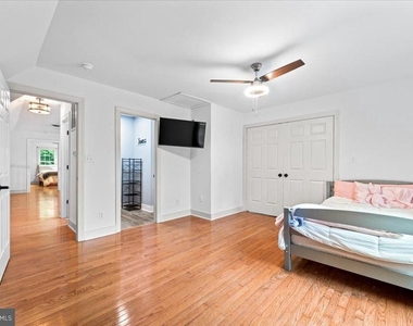 7403 Barrister Court - Photo Thumbnail 9
